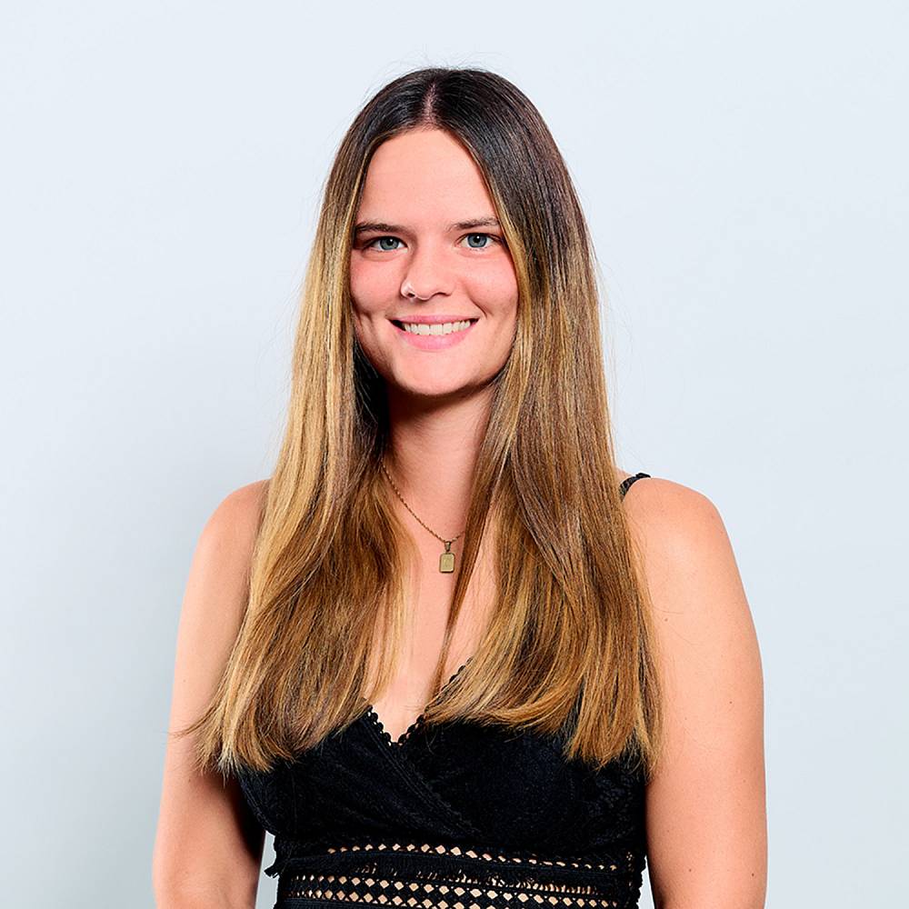 Portrait von Madeline Dow